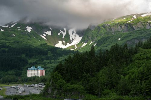 Blog_FeaturedImage_an-entire-town-in-one-building-the-fascinating-story-of-begich-tower.png