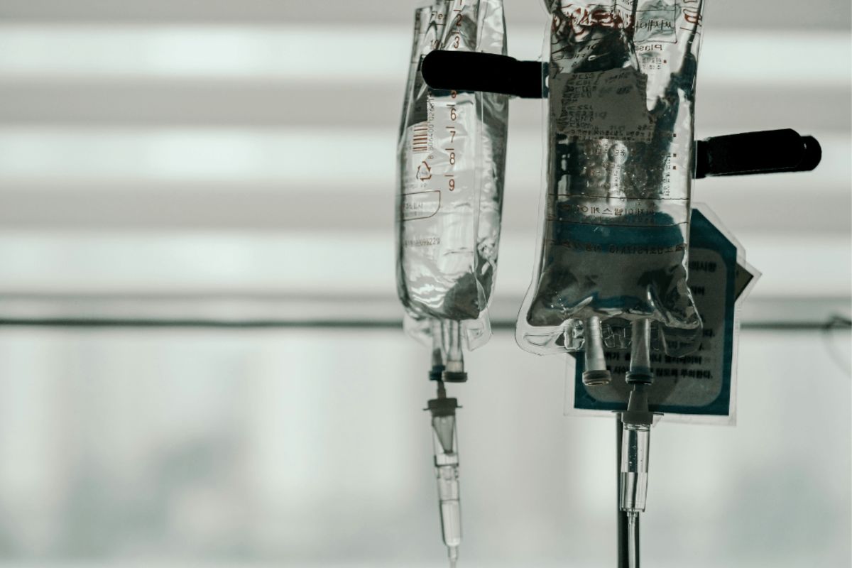 Blog_FeaturedImage_how-to-implement-a-successful-physical-security-model-in-hospital-supply-chains-1.png