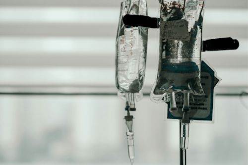 Blog_FeaturedImage_how-to-implement-a-successful-physical-security-model-in-hospital-supply-chains-1.png