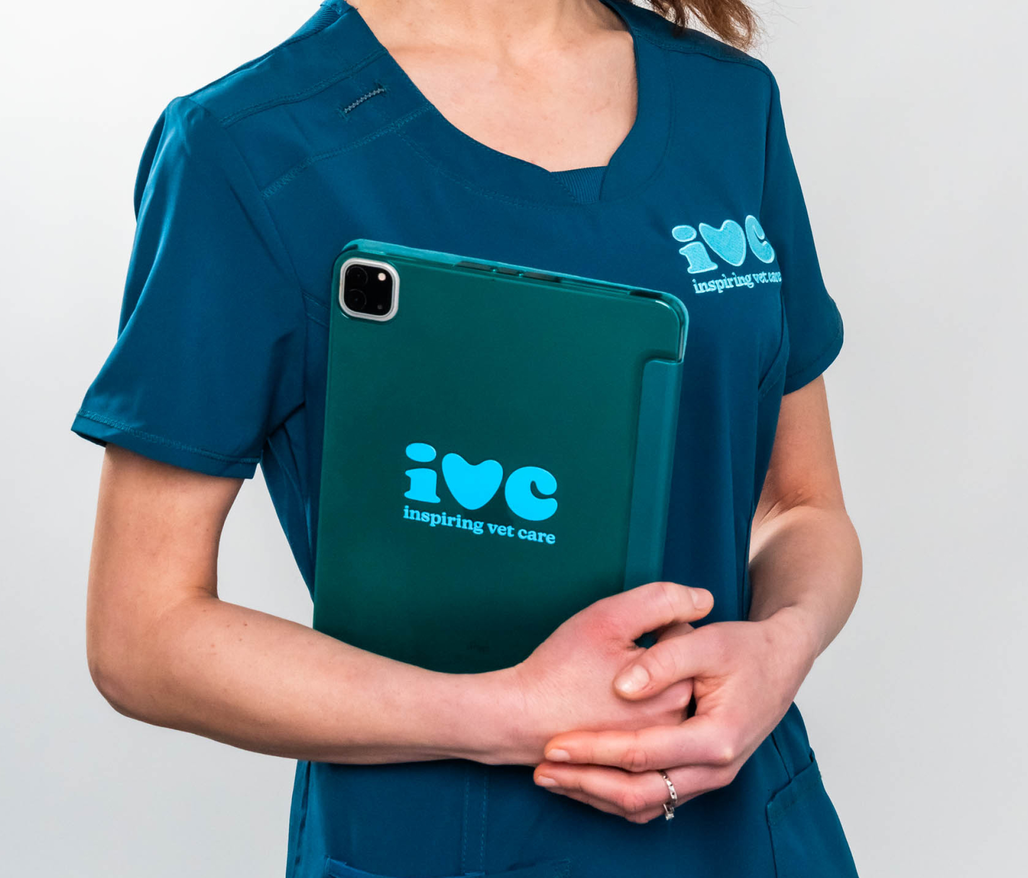 ivc vet nurse holding ipad - Services