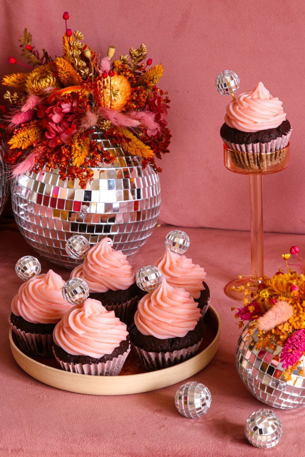 Cupcakes et boules disco photographie culinaire céramique 
