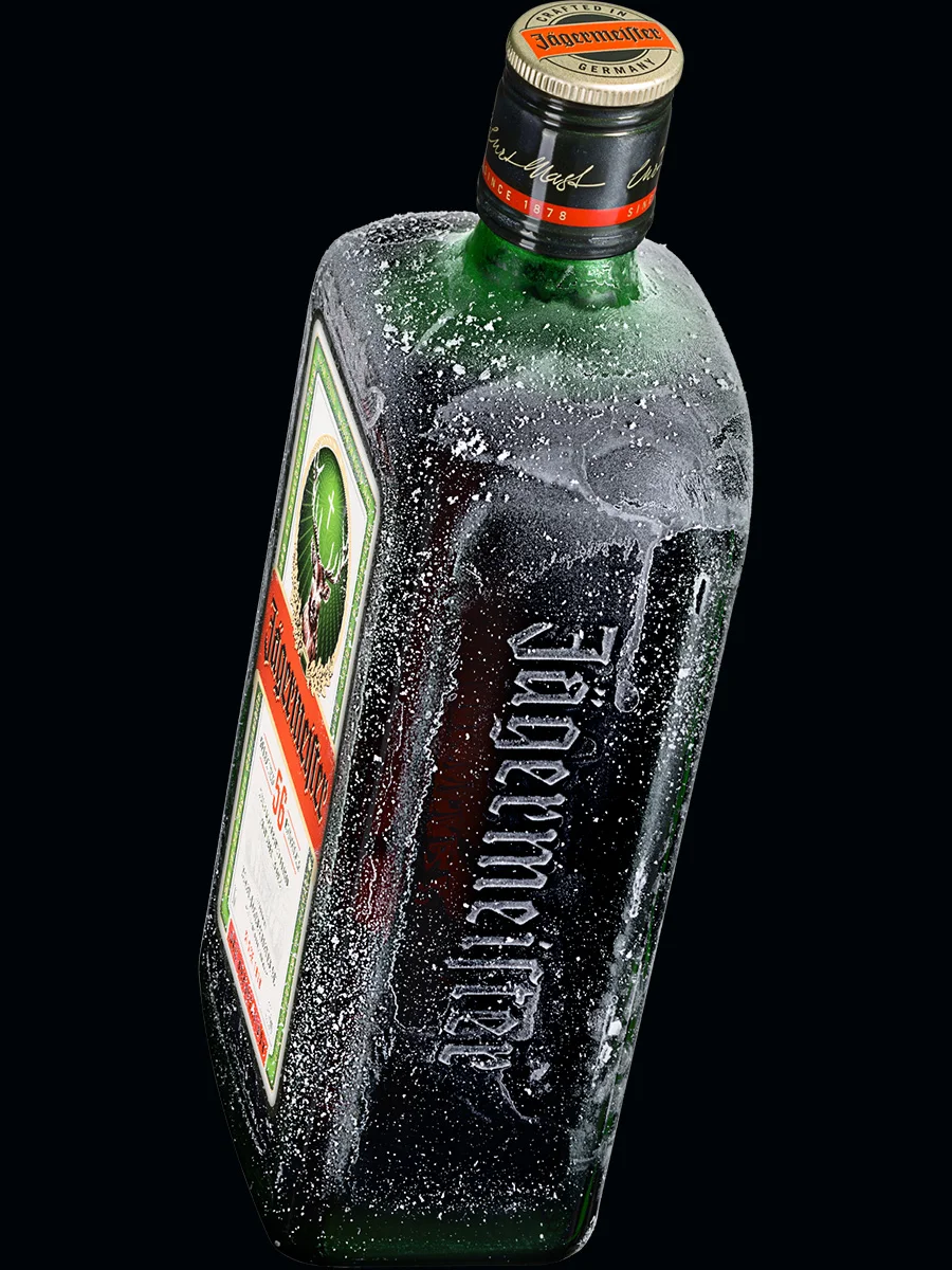 Jägermeister Flasche gefroren