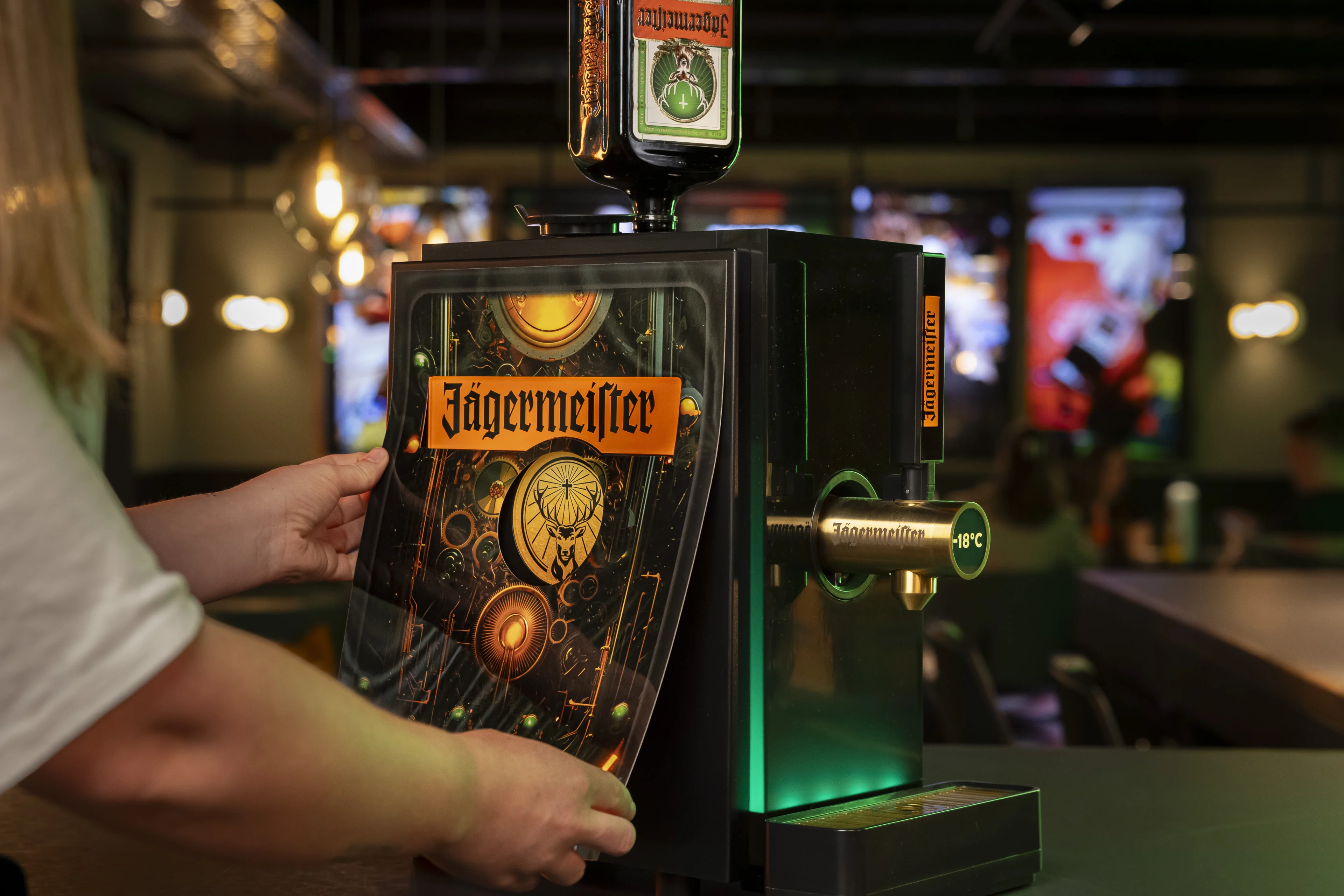 Jägermeister 1-Bottle-Tap Machine Folie seitlich