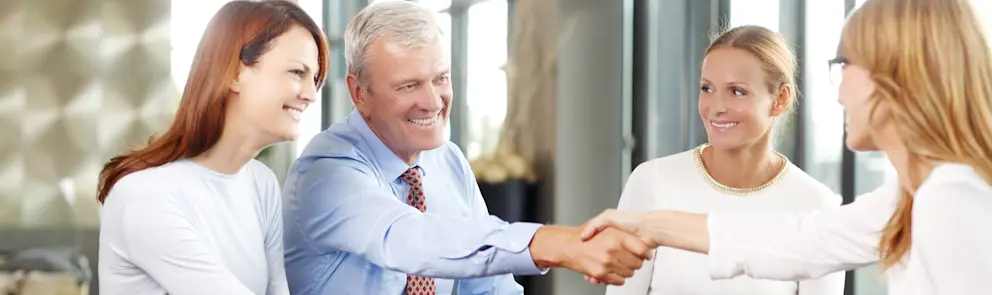 Mäklare handslag avtal