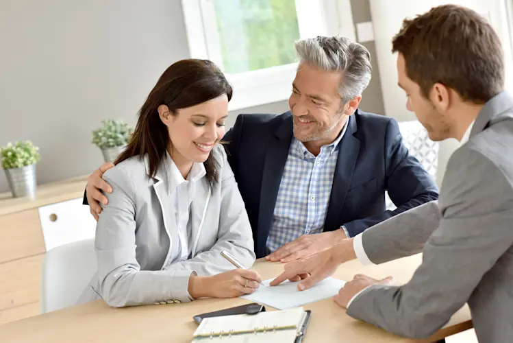 Mäklare, Real estate agent, agente inmobiliario