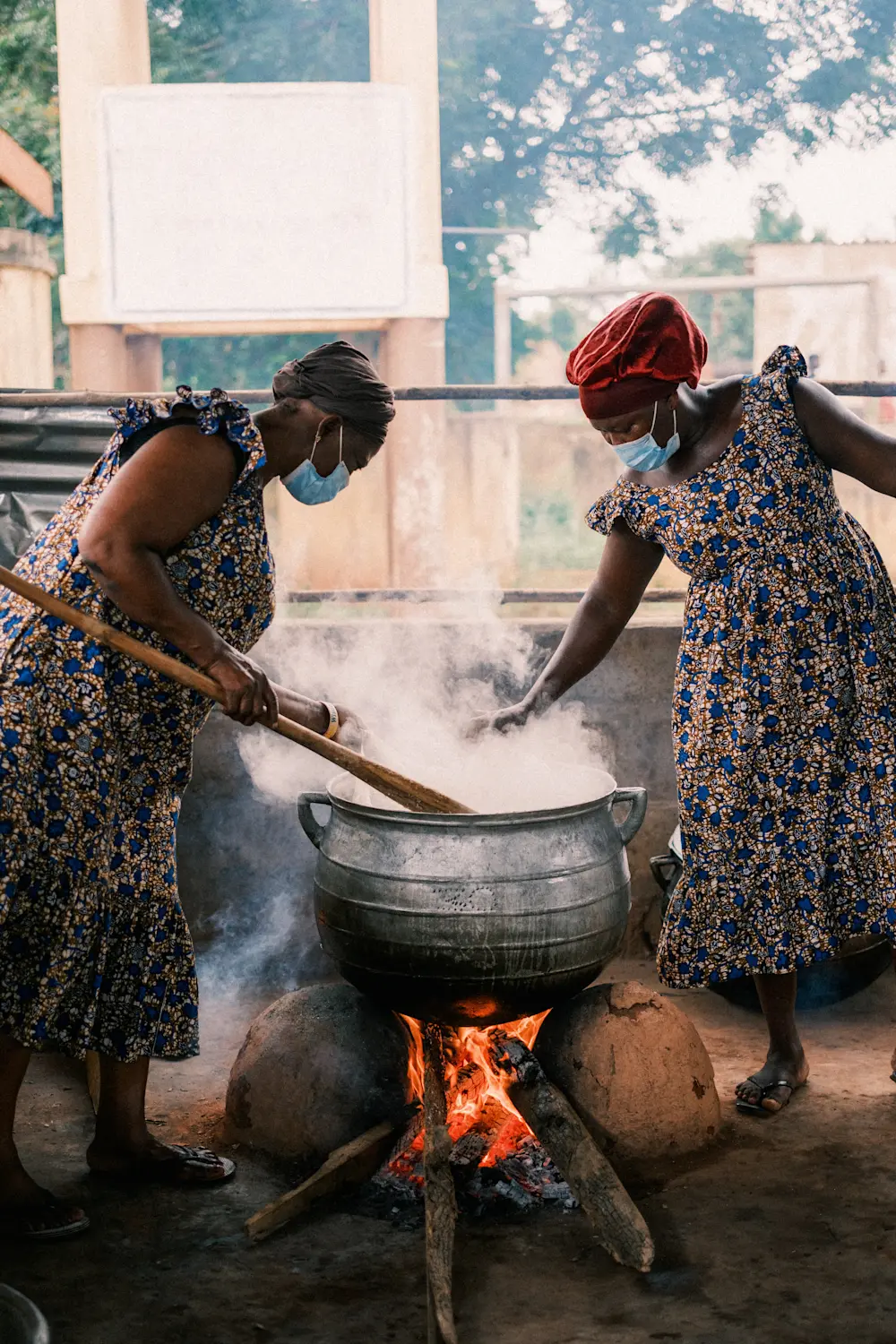 I barnbyn bor barnen tillsammans med sin barnby-mamma som också får avlastning i form av stödmammor och annan personal