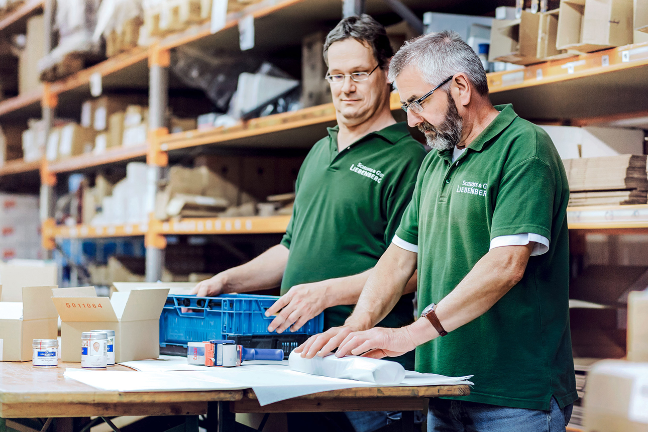 Männer in der Logistik