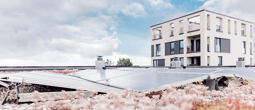 Solaranlage auf dem Dach der Berliner Energieagentur