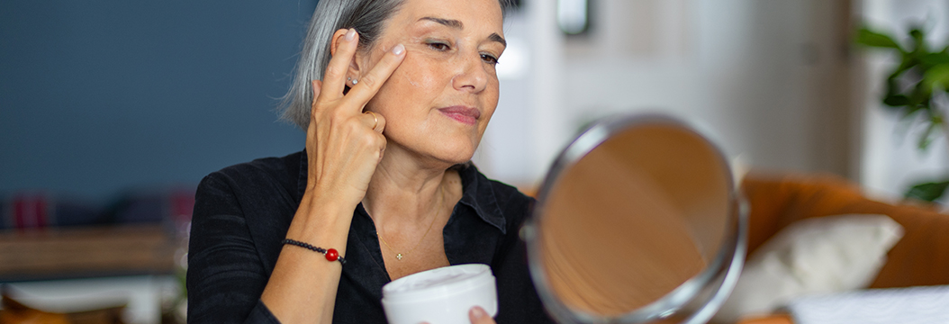 Cambios de piel en la menopausia: consejos para limpiarla y cuidarla - Pomys