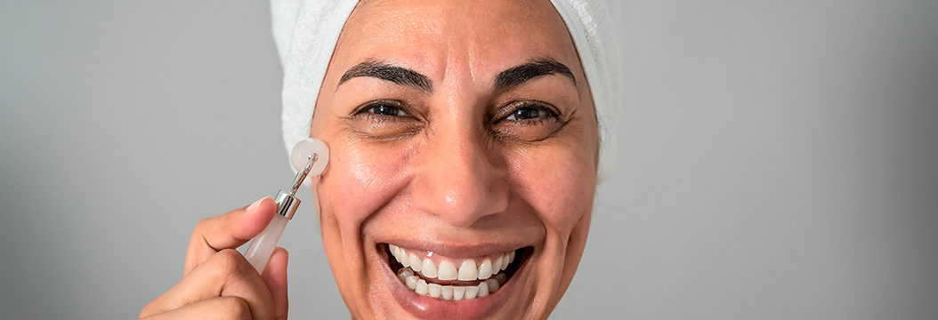 Cambios de piel en la menopausia: consejos para limpiarla y cuidarla - Pomys