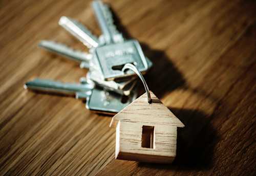//images.ctfassets.net/fihicrgm2z8q/EP3JwR3DgcESy4Y6C4Qcs/1ddf49b192ace4fe2a36c4636485448c/realestate.jpg?w=500&q=50