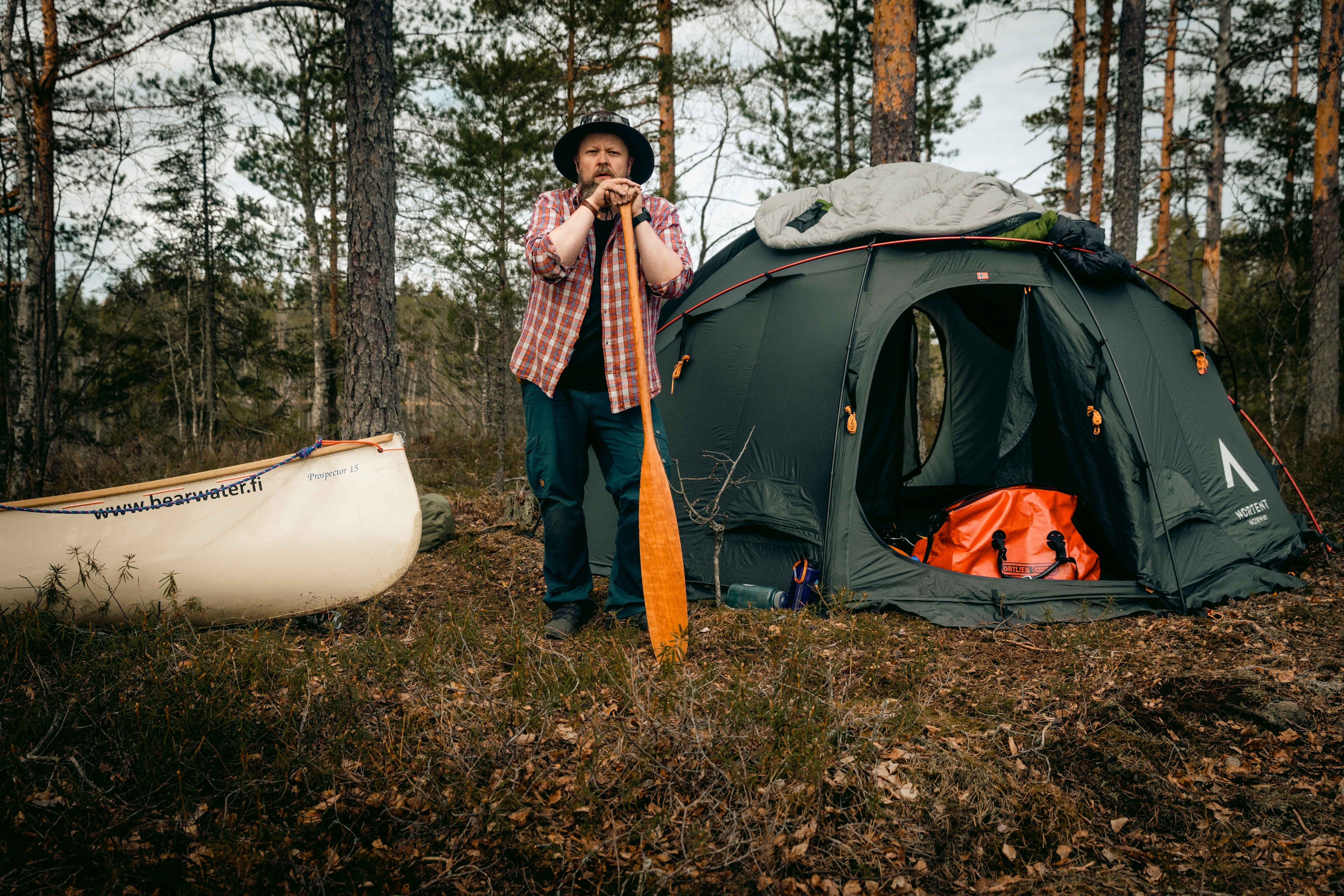 Kauden ensimmäinen yön yli melontaretki Lopen Kerittyjärvellä 2021. 
