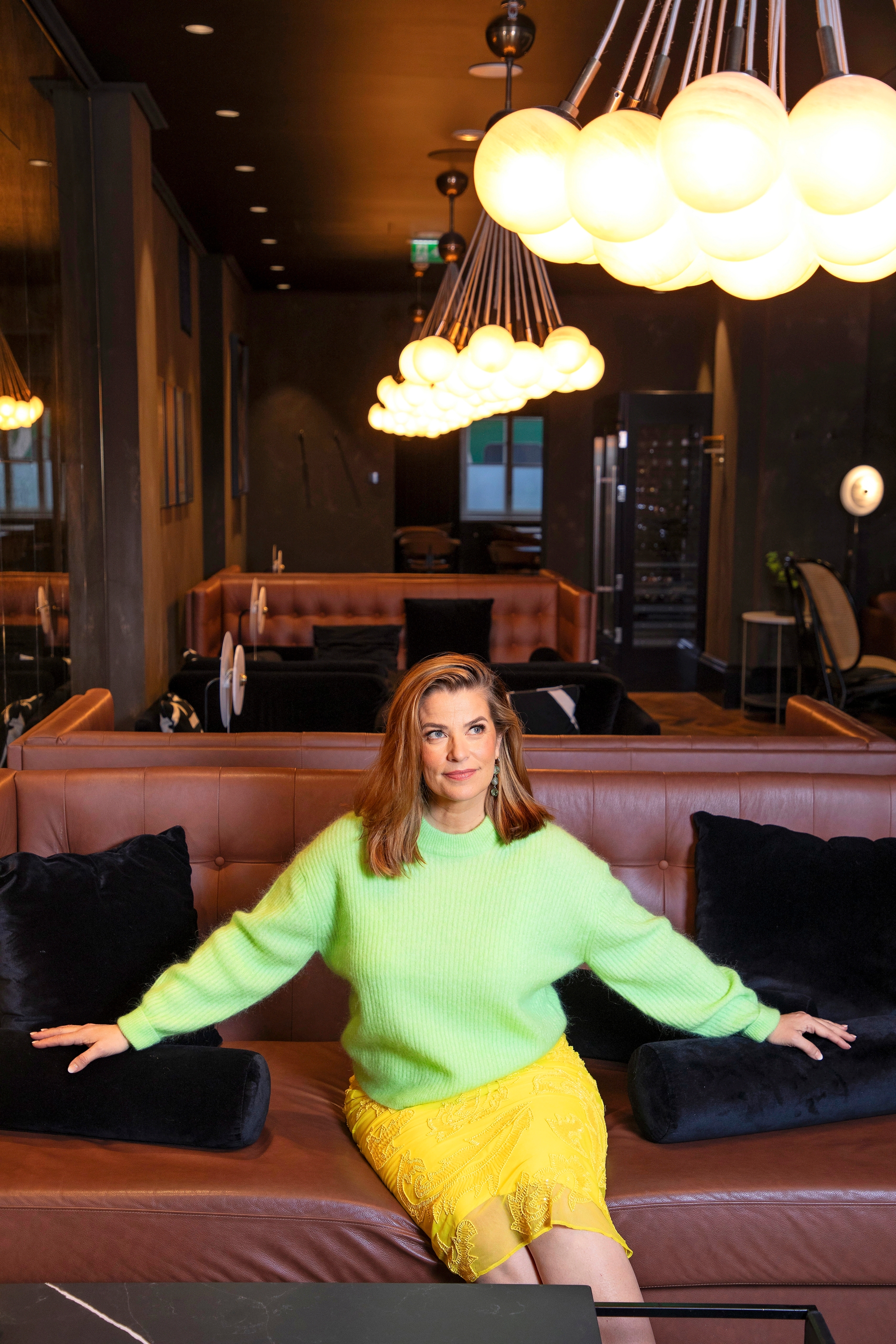 Marianne Heikkilä istuu