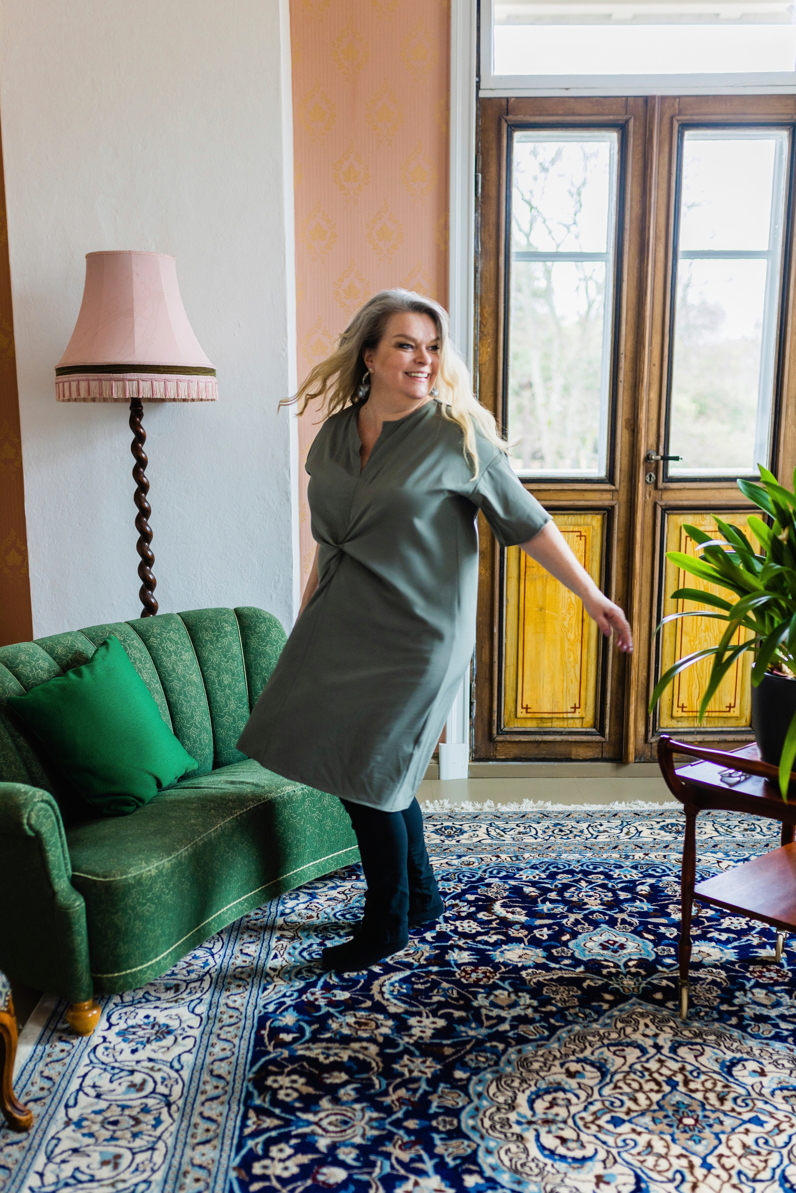 Elina Knihtilä pyörähtää 