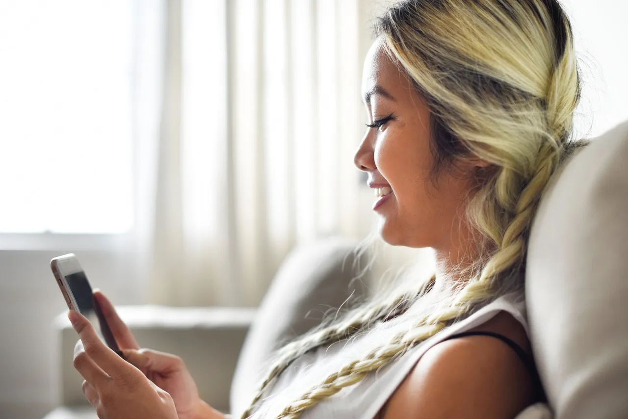  The Power of Real Conversation with Native Speakers Online