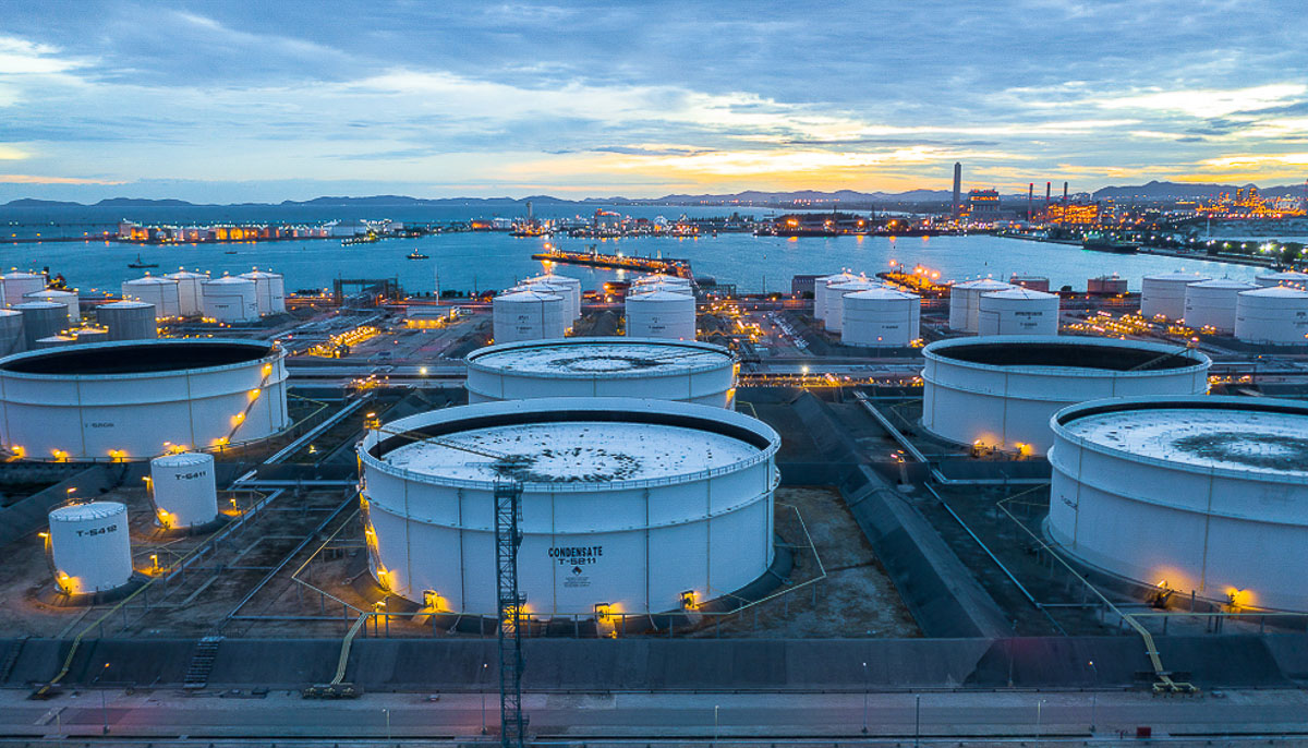 China's Oil Market Shifts: Crude Price Rallies, Refiners Cut Output, And Export Caps Persist - News Directory 3