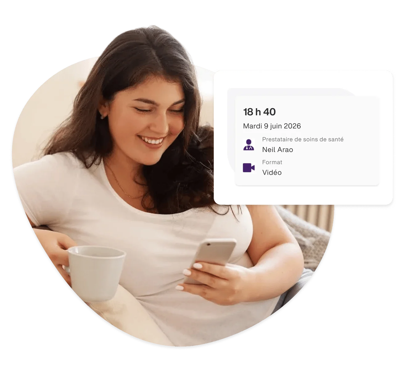 Une femme vérifie son téléphone mobile avec un rappel de rendez-vous par vidéoconférence dans l'application Mes Soins TELUS Santé.
