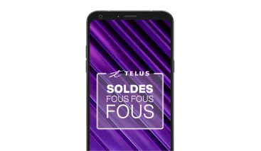 La vue de face d'un smartphone affiche un logo qui indique : « Offres des Soldes fous fous fous ».