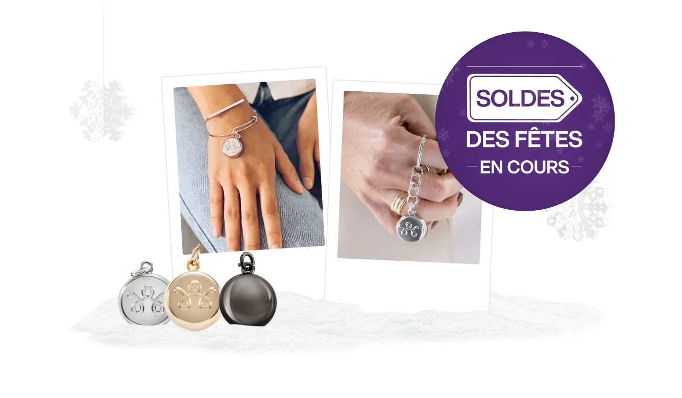 Trois breloques d’Accessoire de sécurité connecté à côté de deux gros plans de personnes tenant un appareil élégant. Une cocarde à droite indique « Soldes des Fêtes en cours ».