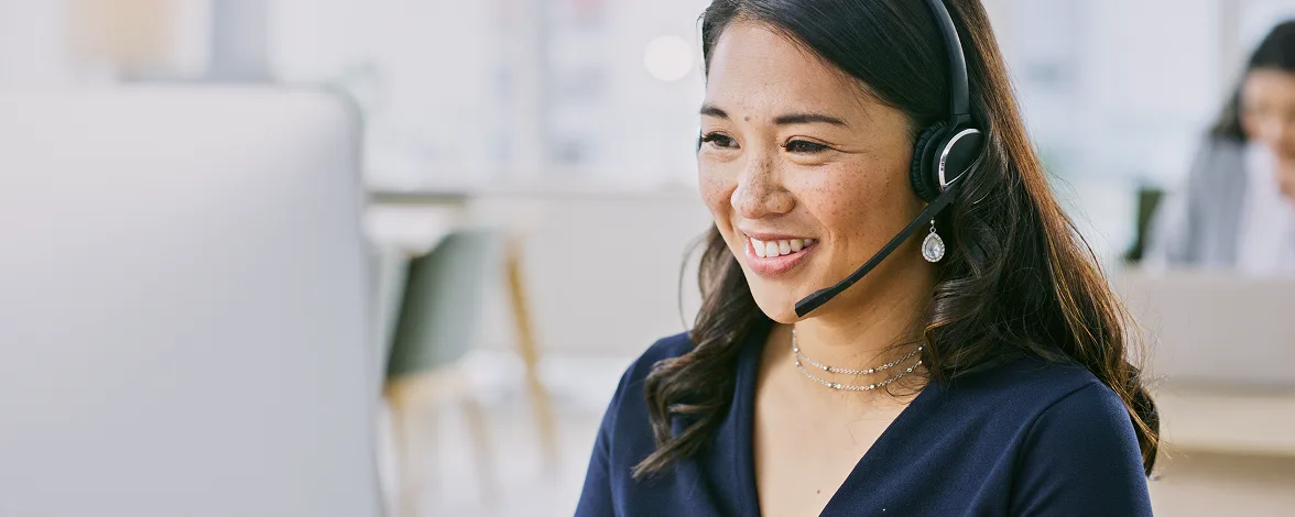 TELUS business specialist providing customer support by phone or online.