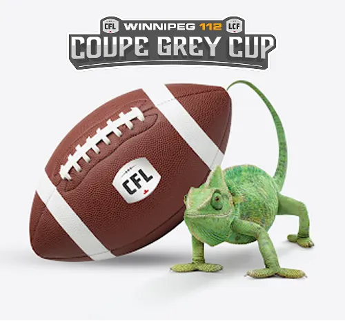Un ballon de football arborant le logo de la LCF à côté d'un caméléon vert. Il y a le logo de la 112ème Coupe Grey au-dessus.