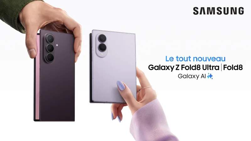 Deux mains tiennent les deux tout nouveaux appareils pliables de Samsung : le Galaxy Z Fold8 et le Z Fold8 Ultra. 