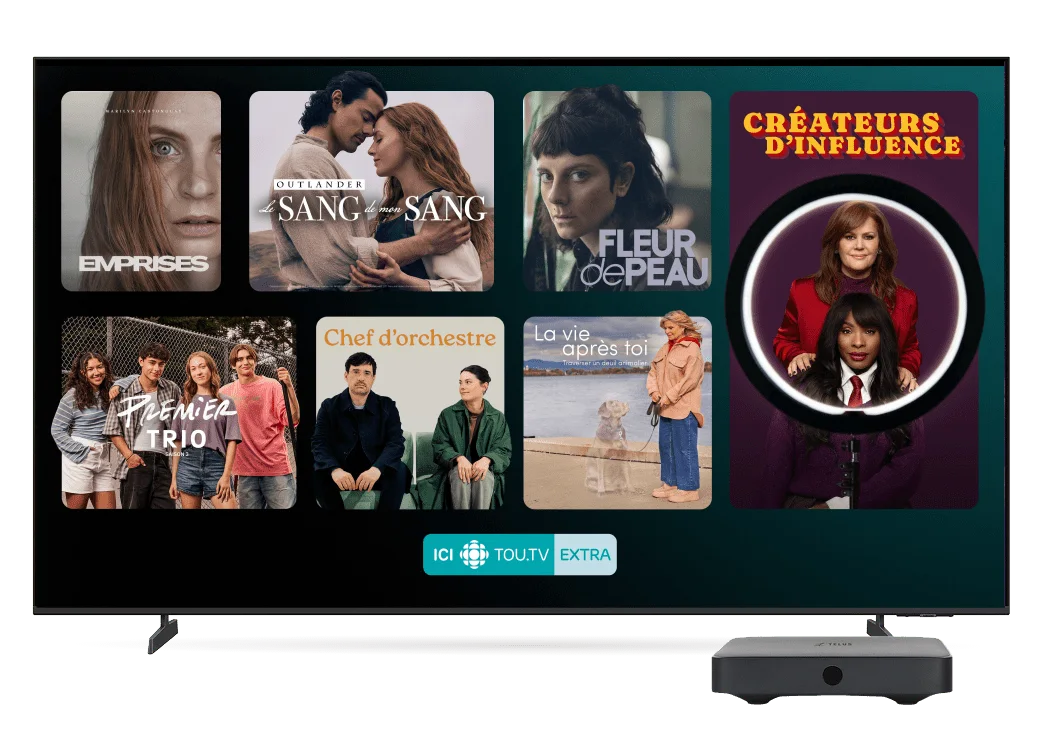 Un téléviseur et un décodeur numérique. L'écran montre des affiches de contenus populaires disponibles sur ICI TOU.TV EXTRA.
