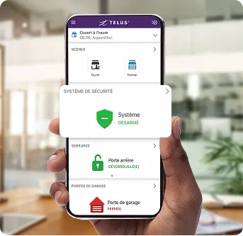 Téléphone présentant l'application Sécurité d'entreprise de TELUS. Pastille indiquant « Offres des Fetes ».