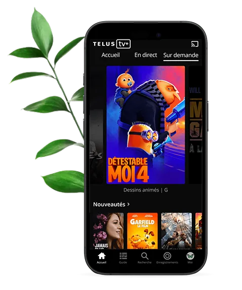 Un téléphone intelligent avec l'application TELUS TV ouverte qui montre le film « Moi, moche et méchant 4 ».