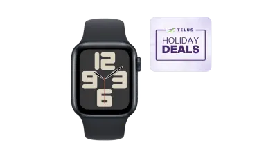 An Apple Watch SE. A sticker on the top right corner reads: Holiday deals.