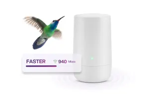 A hummingbird flying up towards a TELUS modem. A sticker with a purple speed bar describes the Internet Gigabit plan as a faster option with download and upload speeds of up to 940 Mpbs. 