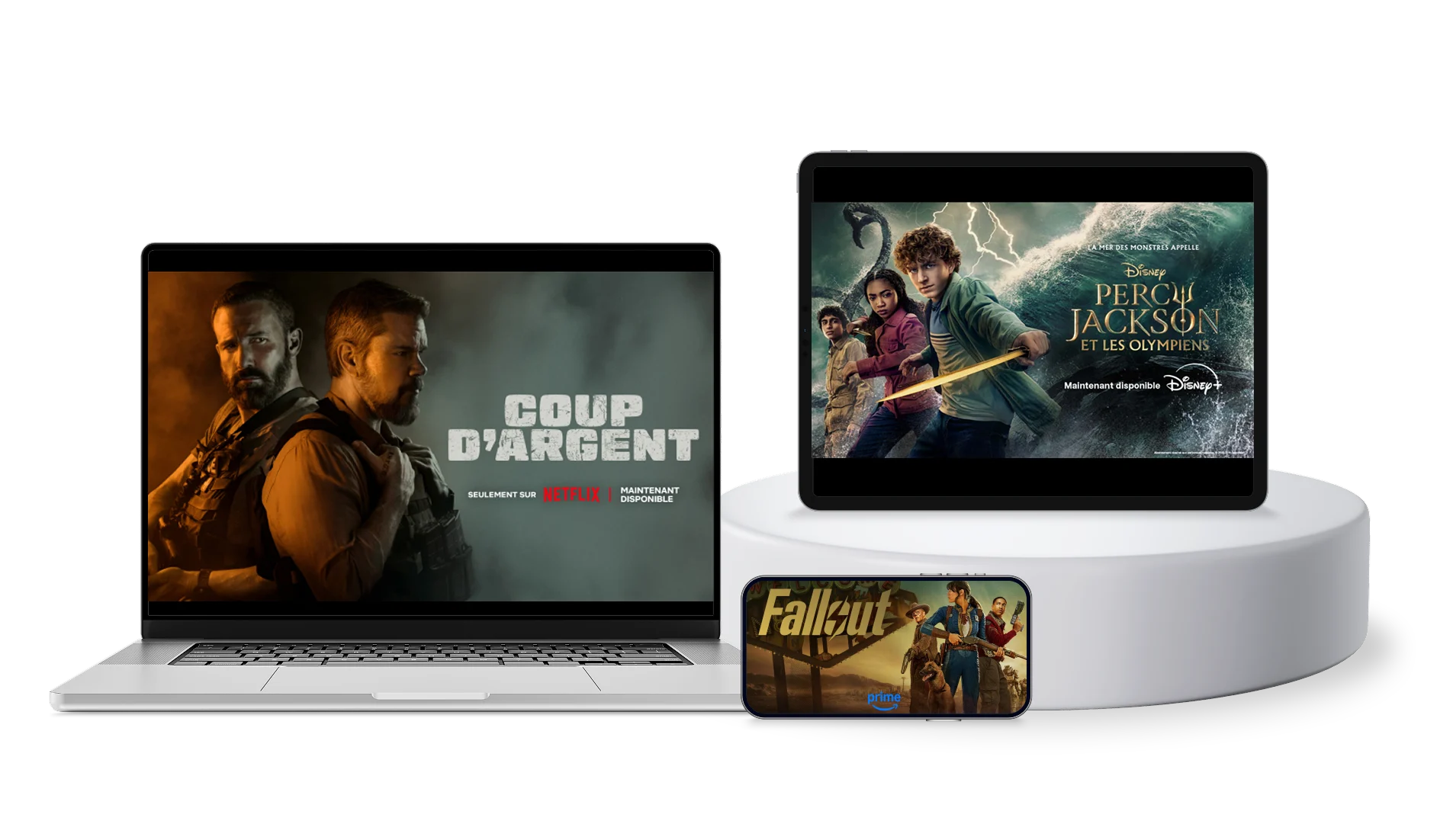 Un ordinateur portatif, une tablette et un téléphone intelligent. Ces appareils montrent les affiches de The Rip, Percy Jackson and The Olympians et Fallout.