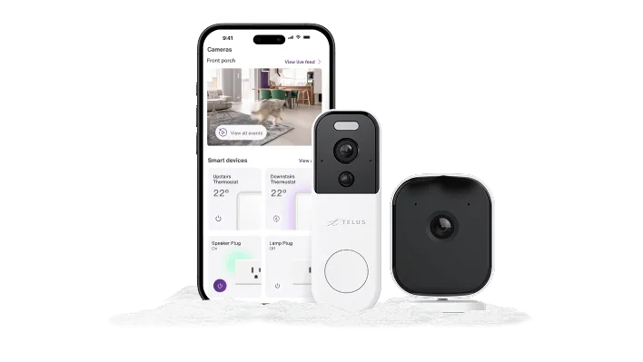 Un téléphone intelligent et deux caméras de sécurité.