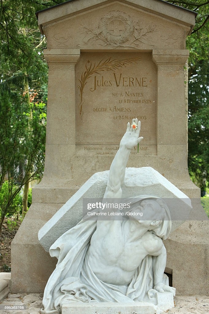 Jules Verne - unusual gravestones blog