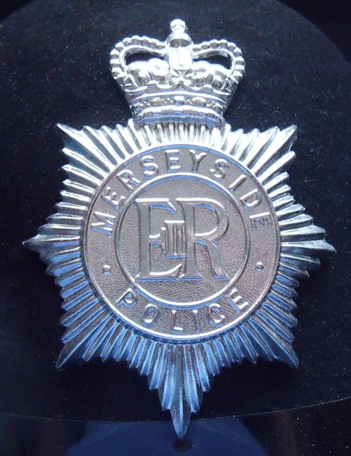 Blog image for Thousands pay tribute to PC David Phillips 