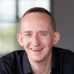 David is Chief Growth Officer, UK - Enterprise Solutions at VML.