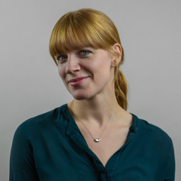 Photograph of author, Lauren Milne