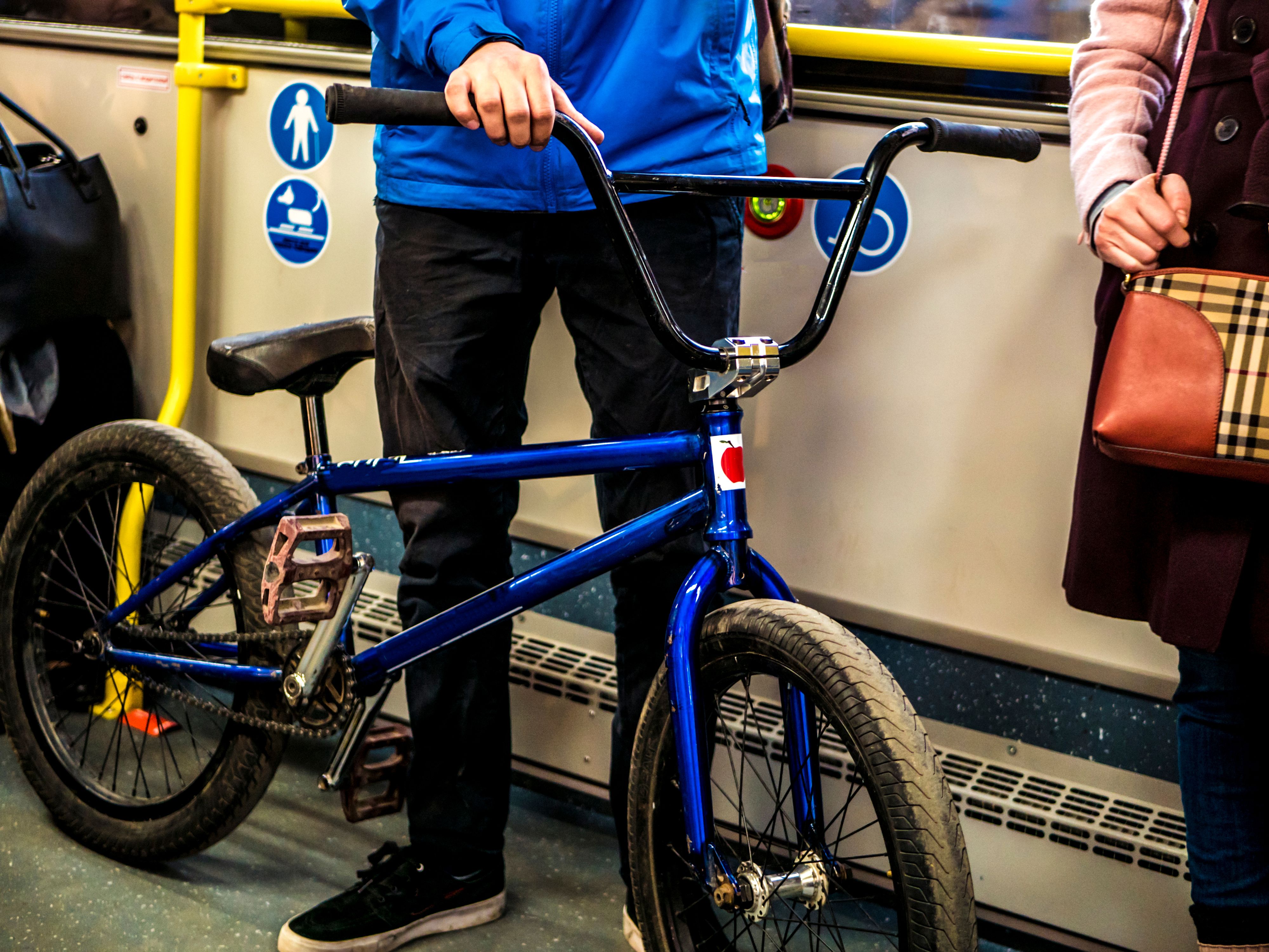 Fahrrad das im Bus transportiert wird