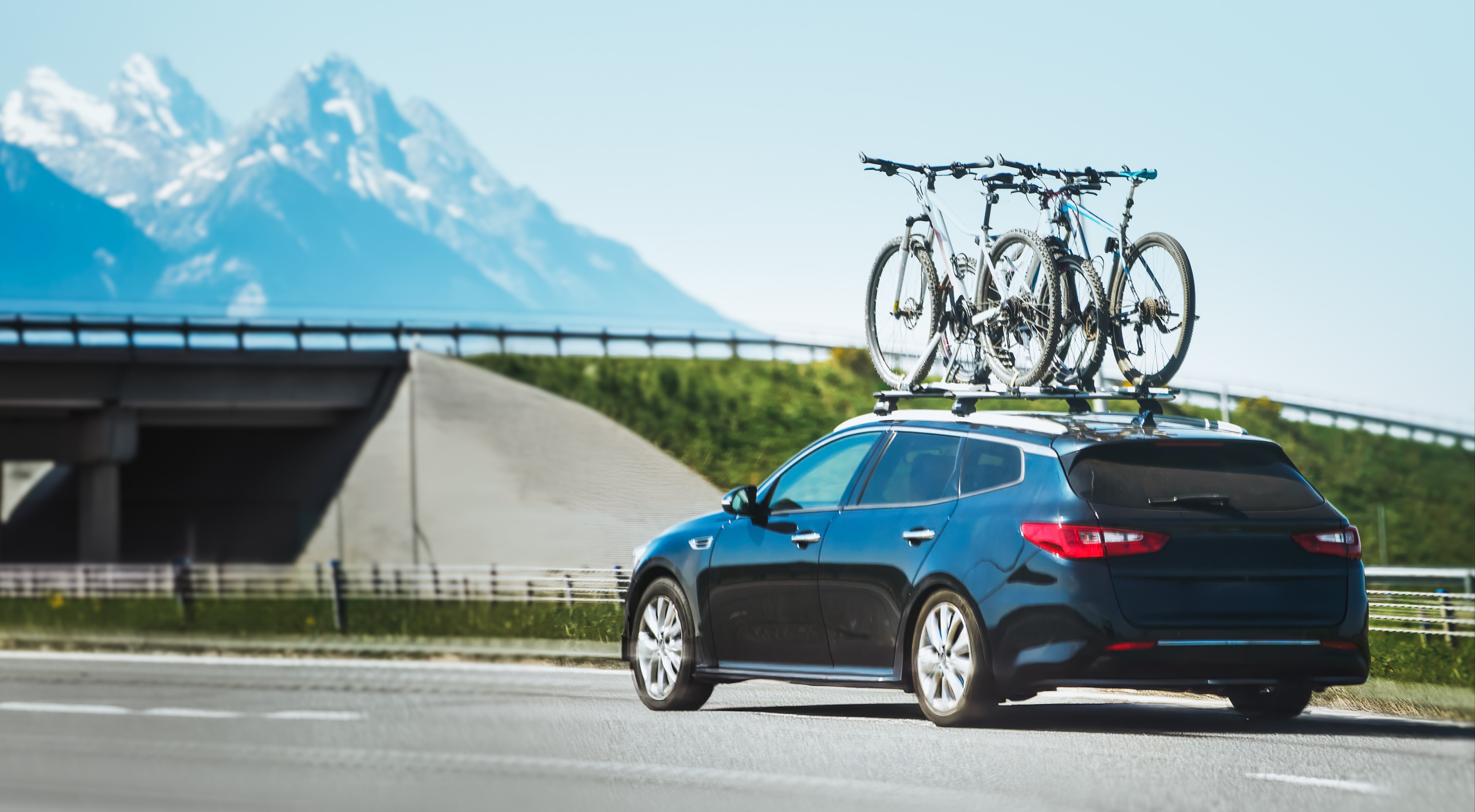 Fahrräder auf Autodach