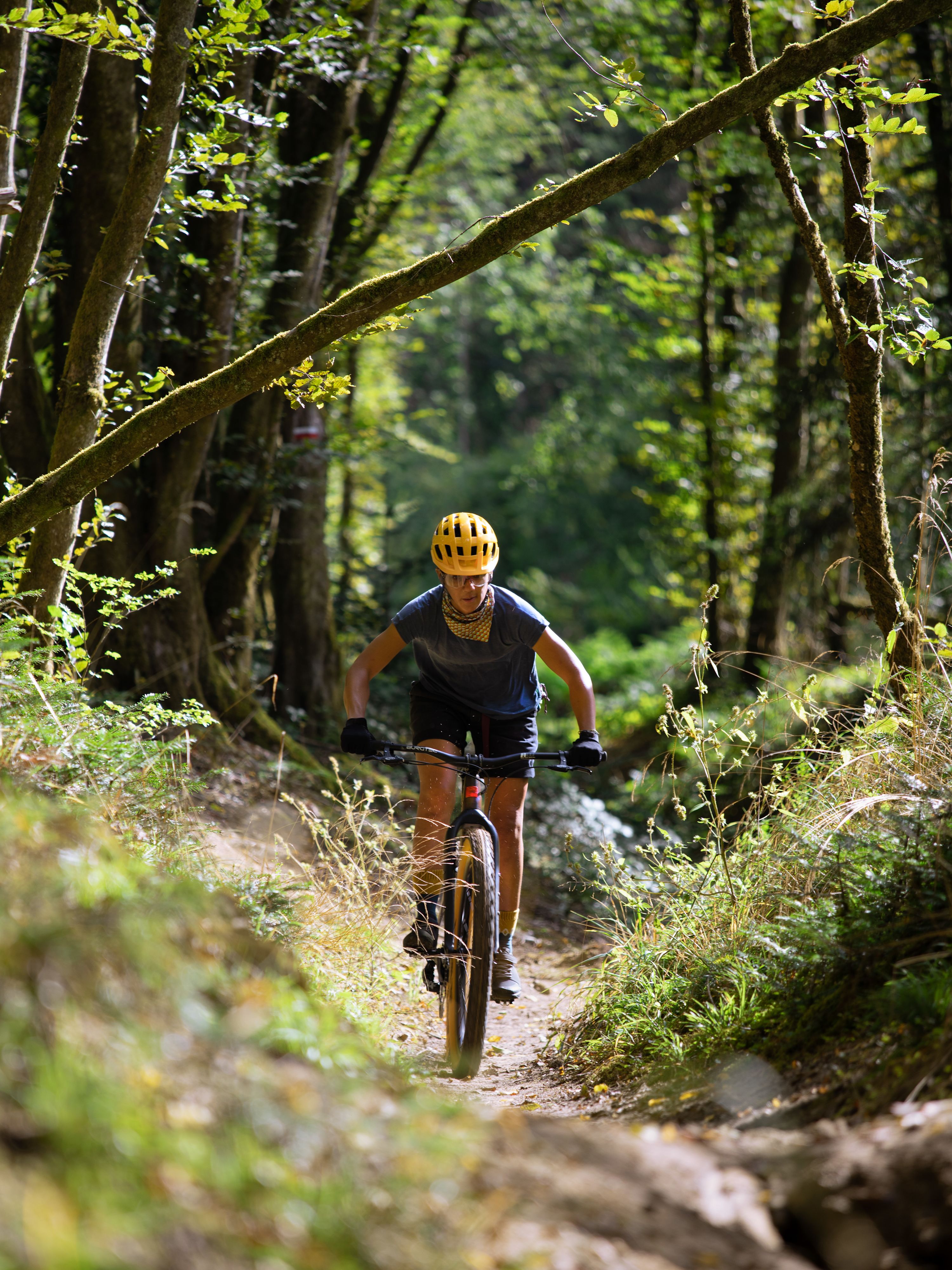 Mann auf seinem Fahrrad.