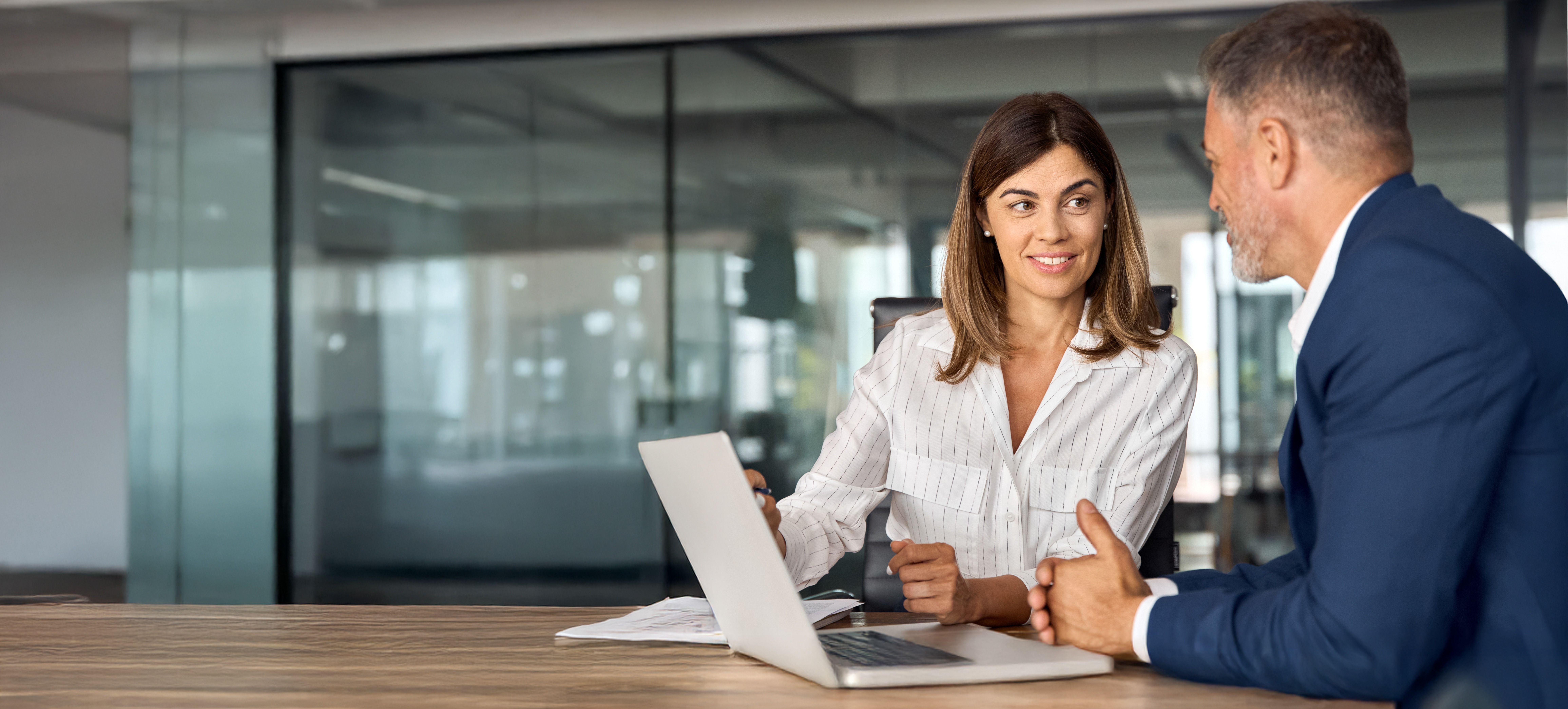 Business Gespräch im Büro