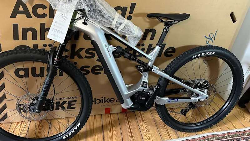 Aktuelles > Testbericht Rebike > Bild Bike + Verpackung