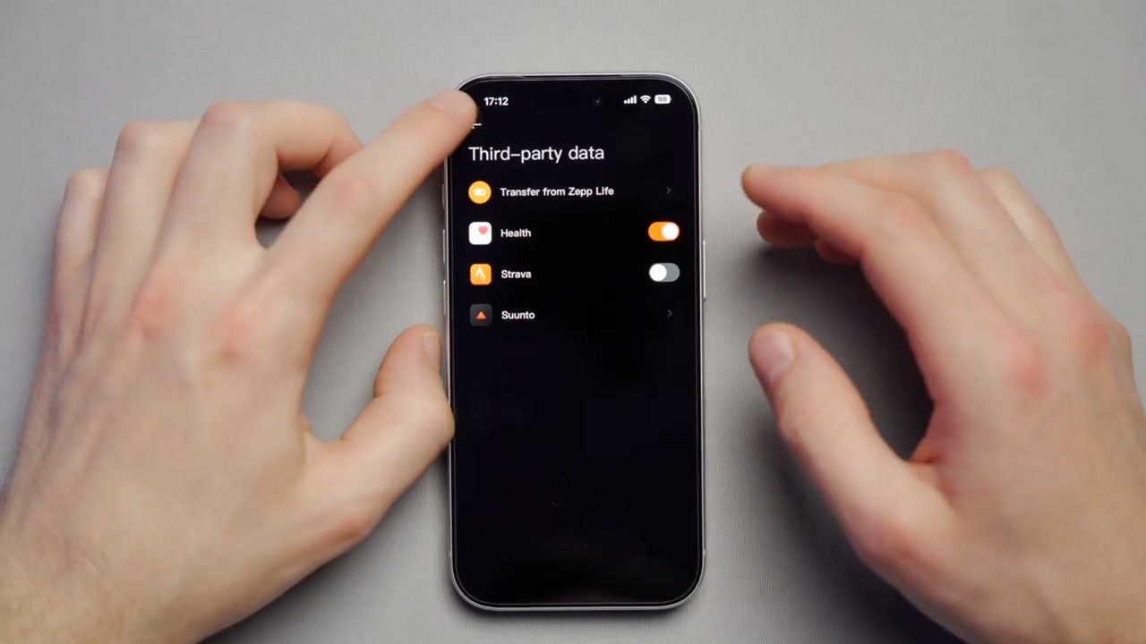 Close-up%20of%20the%20Xiaomi%20Mi%20Home%20app%20interface%20showing%20various%20customizable%20watch%20face%20options.