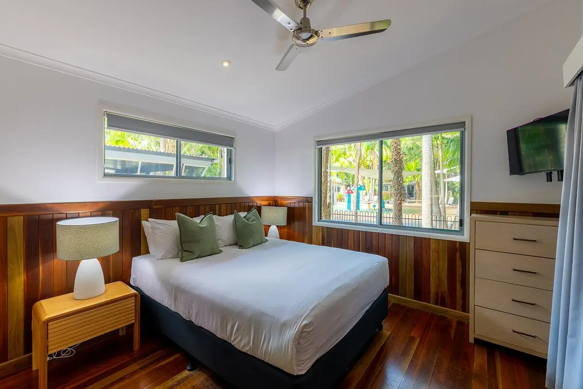 Angourie Resort - 2 Bedroom Villa - 2 Bathrooms - Bedroom