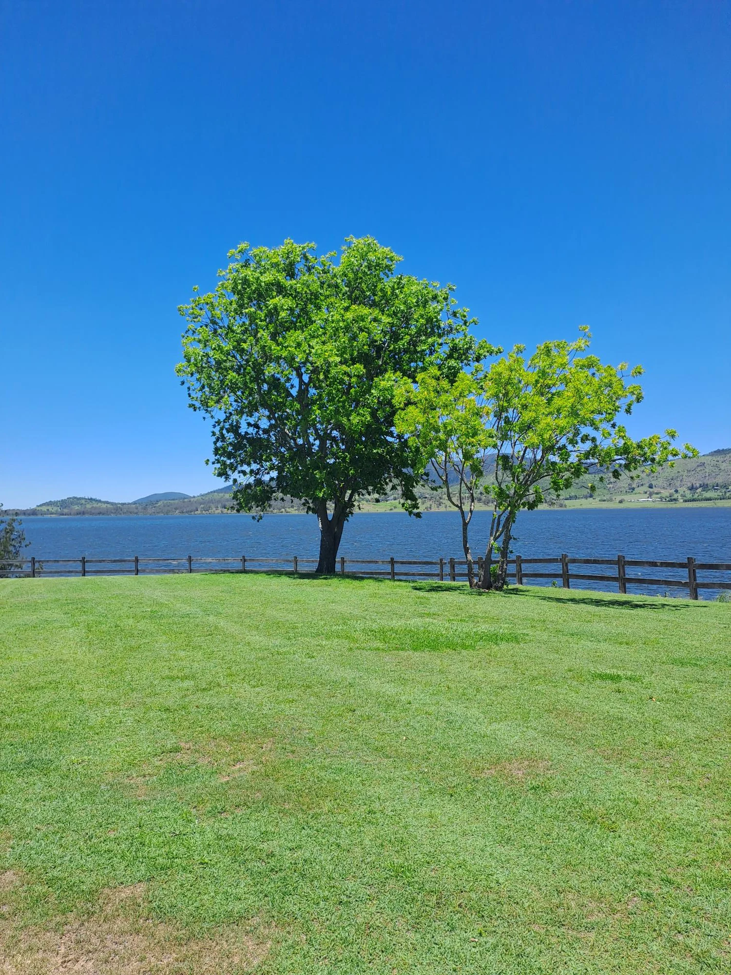 Lake Somerset cabin