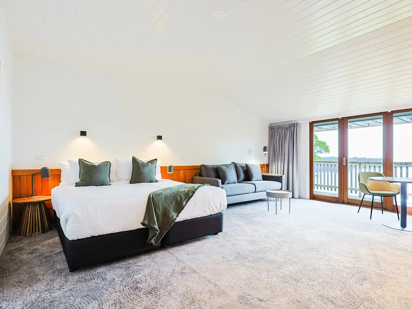 Accessible Premium Harbour View Room at Strahan Village