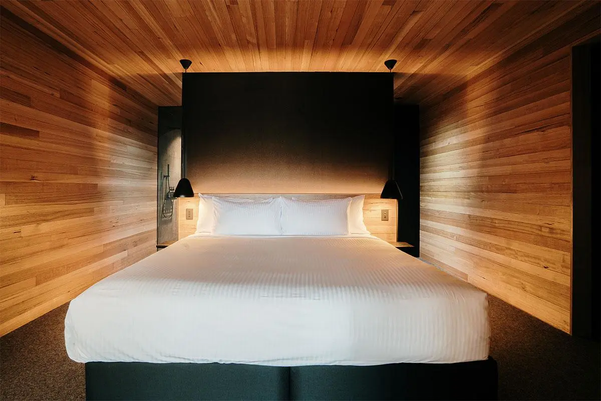 Pumphouse Point - The Retreat - Bedroom