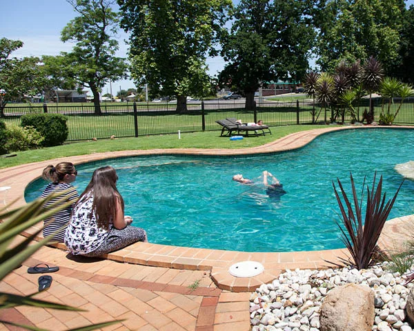 Swimming pool Bairnsdale holiday Park