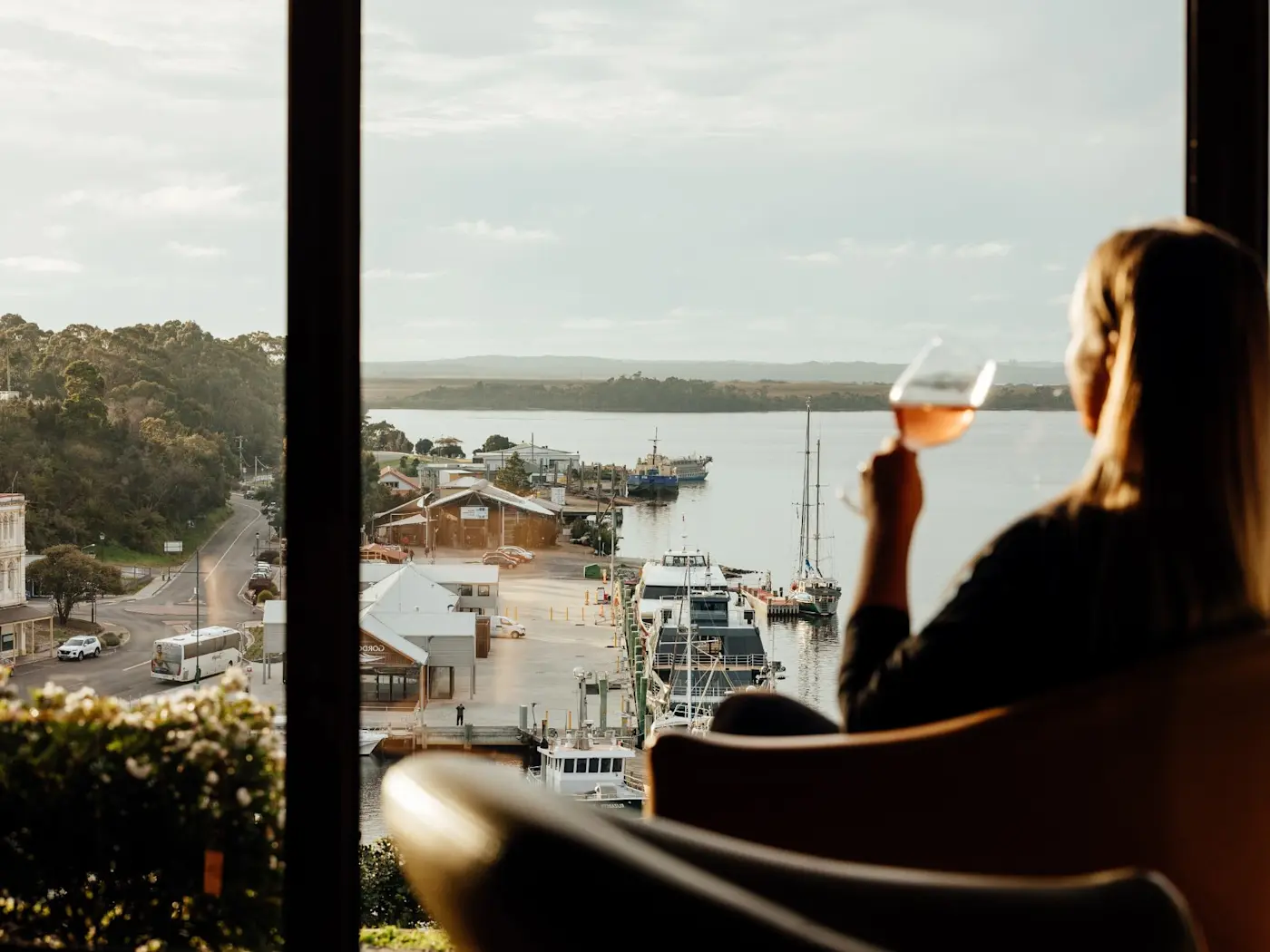 View 42 Bar at Strahan Village