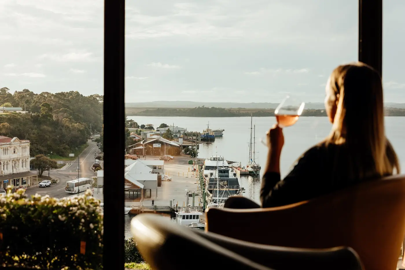 View 42 Bar at Strahan Village